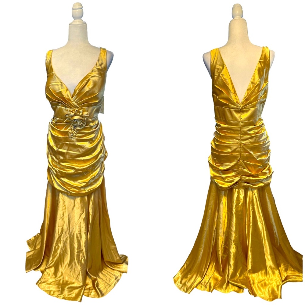 CINDERELLA DIVINE - NWT -Formal Gold BallGown W/Ruching, & Flower Appliqué.